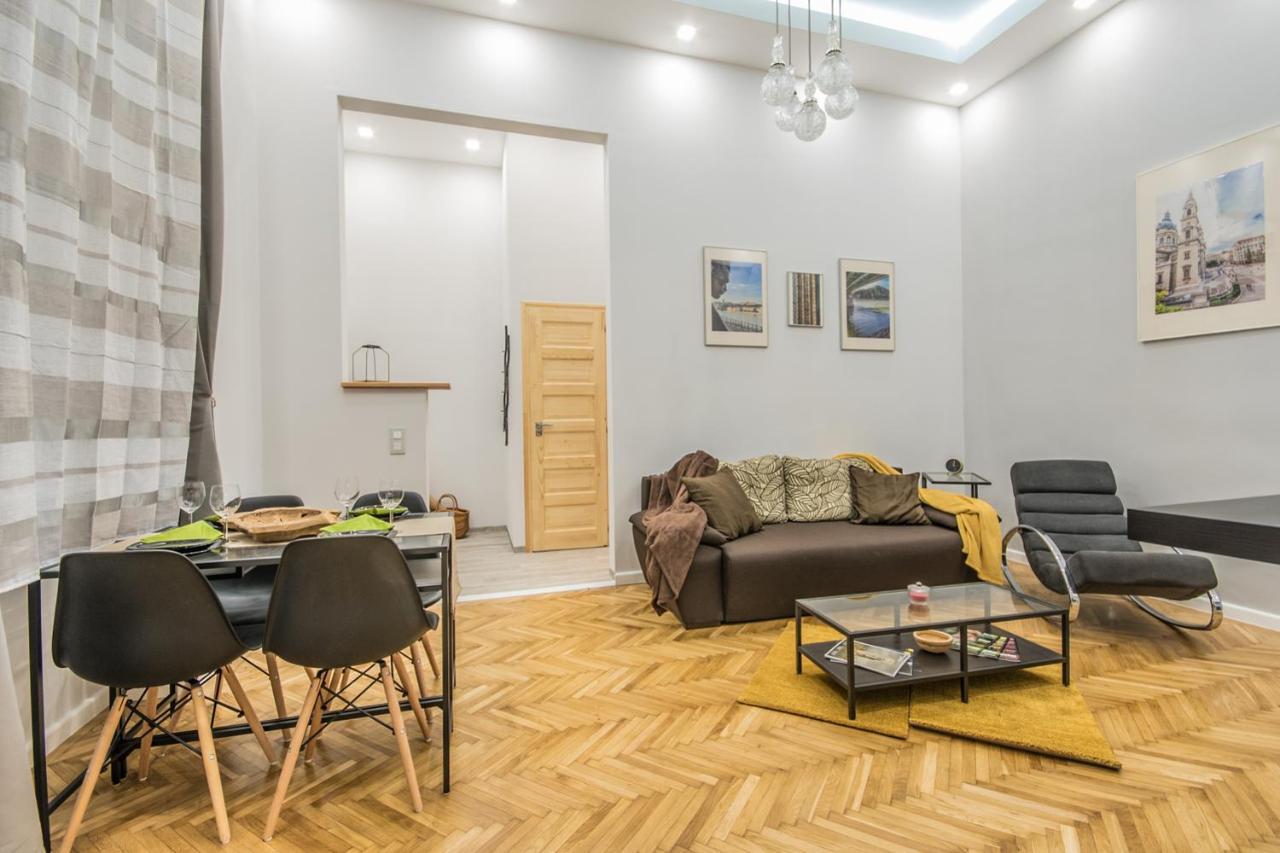 Appartamento Semmihome Semmelweis Street *