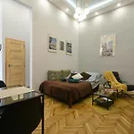 SemmiHome Budapest Semmelweis Street
